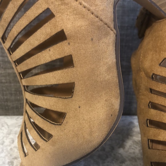 LAST CHANCE! Rue21 etc! Heels, Size L 8/9 - Picture 7 of 9